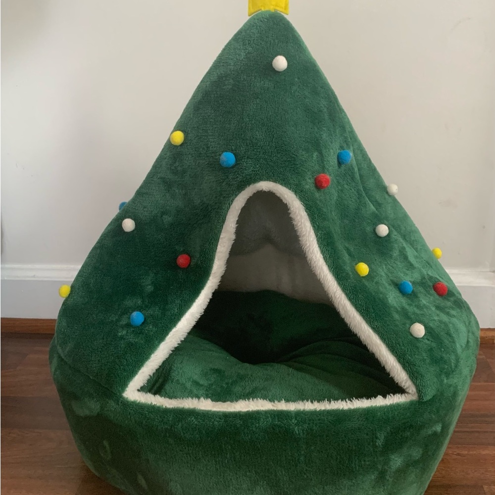 Vibrant Life Christmas Tree Small Pet Bed Padded Holiday Festive RN97168 Cat Dog
